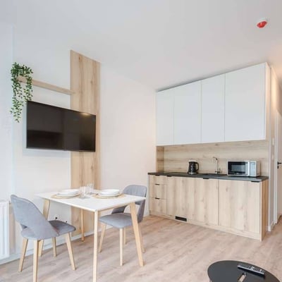 Location d’un appartement meublé et chaleureux d’1 pièce, 23 m², Partynice, Wrocław, Pologne